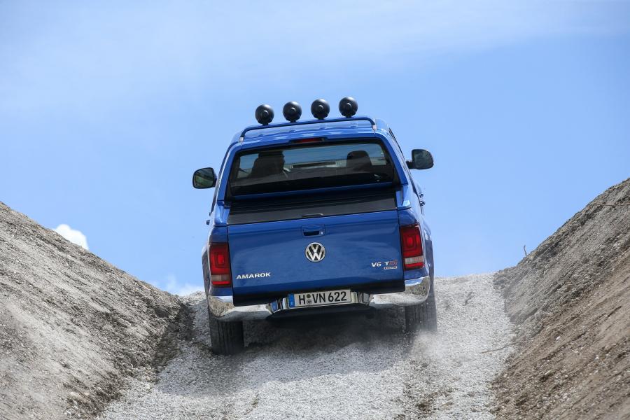  Volkswagen Amarok Double Cab Aventura 2016 года  (фото 6 из 29)